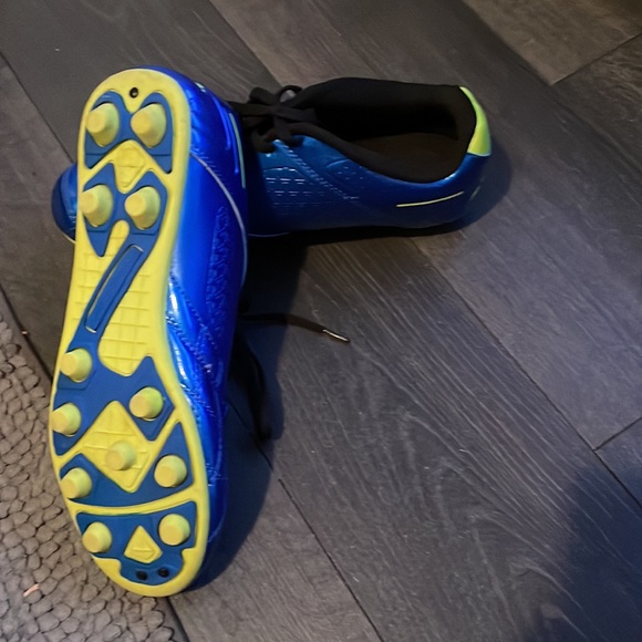 Rawlings cleats - Picture 2 of 4